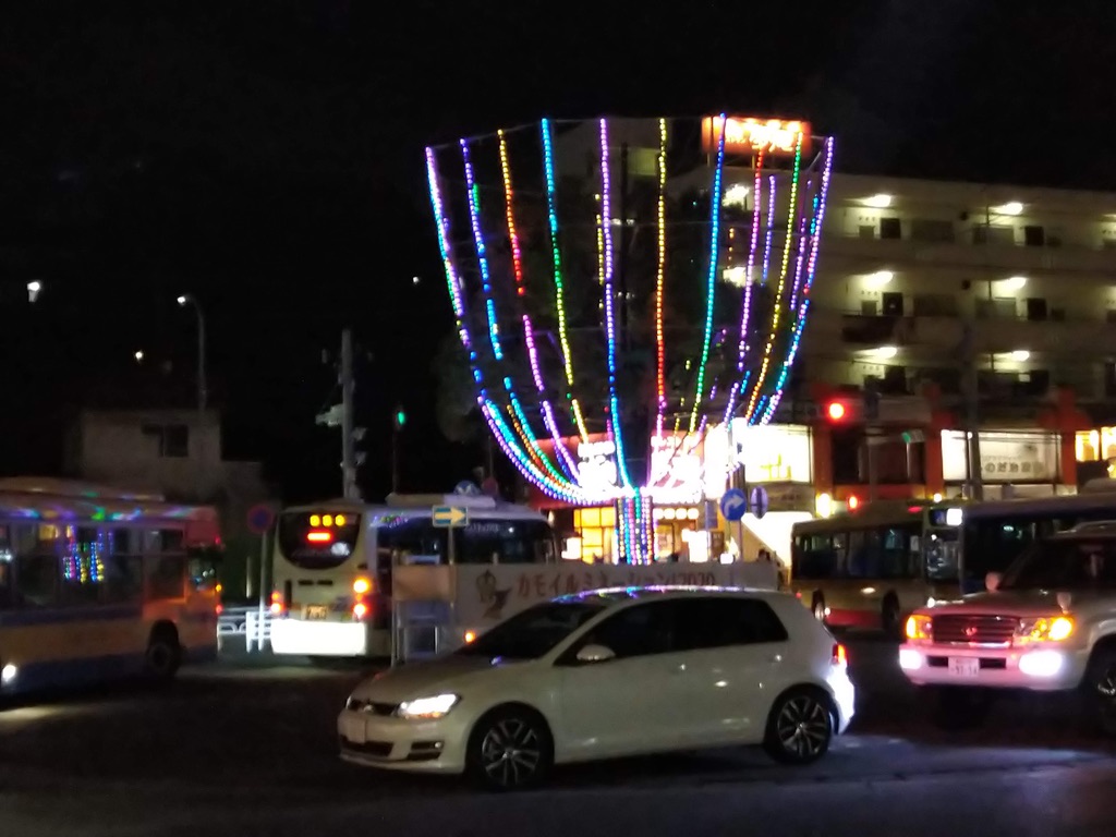 あずき.さんち。「駅前のイルミネーション」