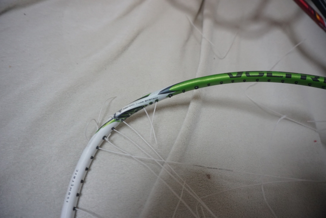 割れてしまったラケット